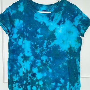 Old navy tie dye shirt